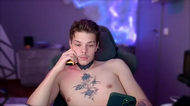 DENIS HERE online show from December 14, 7:36 pm