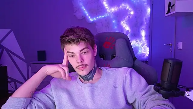 DENIS HERE online show from December 20, 2:16 pm