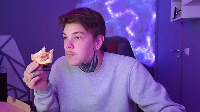 DENIS HERE online show from December 24, 3:05 pm