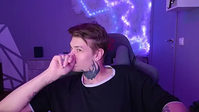 DENIS HERE online show from December 24, 10:06 pm