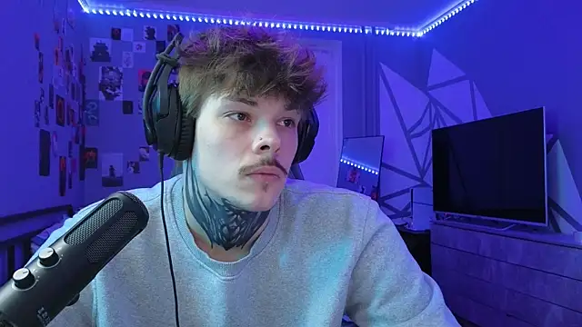 DENIS HERE online show from February 7, 2:47 pm