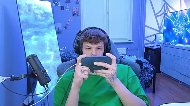 DENIS HERE online show from March 20, 6:42 pm