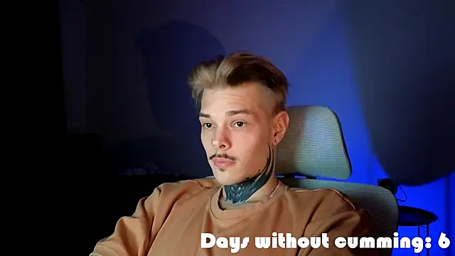 DENIS HERE online show from April 25, 7:11 pm