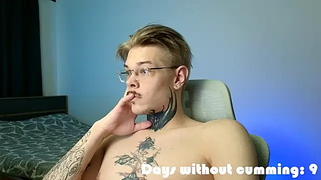 DENIS HERE online show from April 28, 2:22 pm