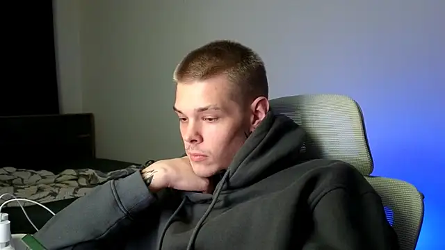 Snapshot of DENIS_HERE chatting on May 25, 12:16 am DENIS HERE online show from May 25, 12:16 am