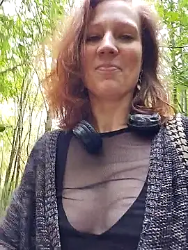 Exhibitionsplit online show from October 31, 10:38 am