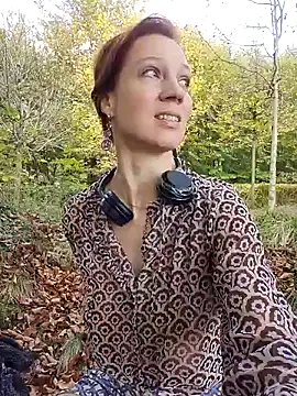 Exhibitionsplit online show from November 10, 2:05 pm