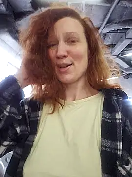 Exhibitionsplit online show from April 15, 12:01 pm