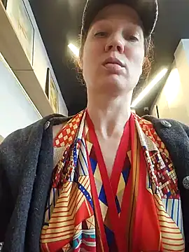 Exhibitionsplit online show from April 21, 9:15 am