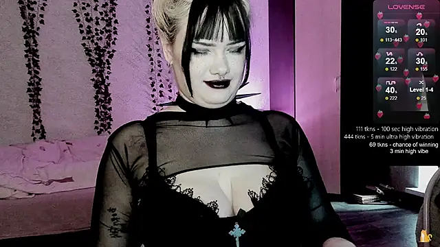 strawberry elfcat online show from March 29, 3:17 am