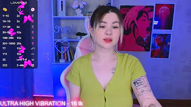 cutie mili online show from March 18, 11:30 am