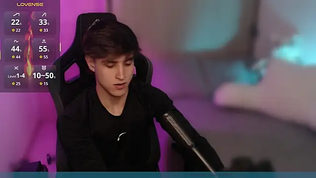 Snapshot of thomklein chatting on September 30, 8:47 pm thomklein online show from September 30, 8:47 pm