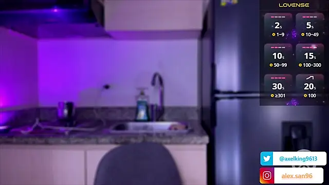 AxelKing1326 online show from January 18, 6:44 pm