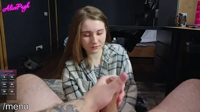 Snapshot of alicepugh chatting on January 26, 5:23 pm alicepugh online show from January 26, 5:23 pm