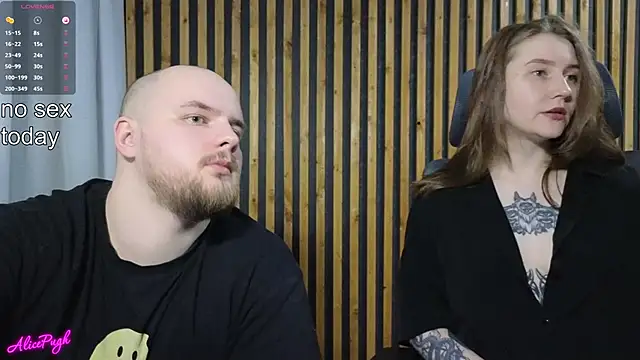 Snapshot of alicepugh chatting on March 15, 6:54 pm alicepugh online show from March 15, 6:54 pm