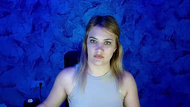 Snapshot of nika_gold1 chatting on May 21, 12:01 pm nika gold1 online show from May 21, 12:01 pm