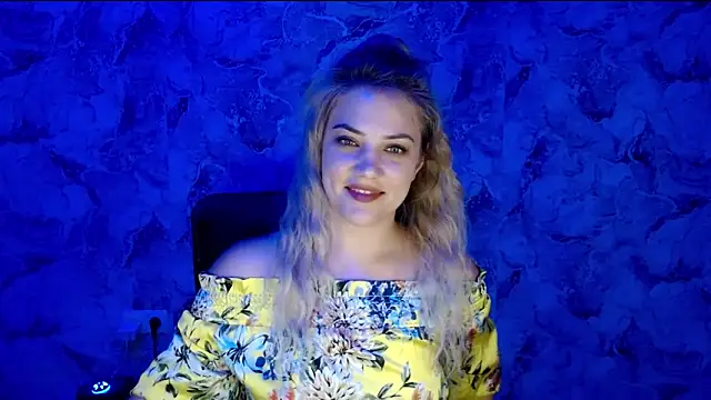 Snapshot of nika_gold1 chatting on June 13, 3:54 pm nika gold1 online show from June 13, 3:54 pm