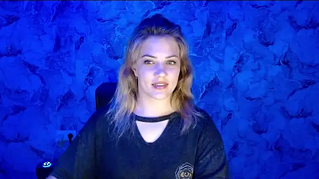 Snapshot of nika_gold1 chatting on June 14, 7:49 pm nika gold1 online show from June 14, 7:49 pm