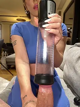 SexOnMyLvL online show from March 6, 9:20 pm