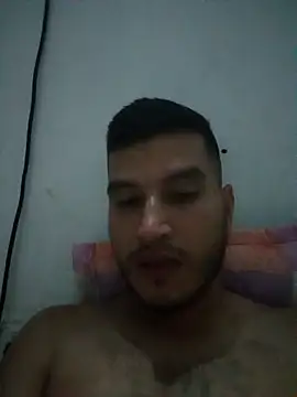 Snapshot of come_burra chatting on April 1, 1:39 am come burra online show from April 1, 1:39 am