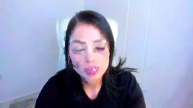 dominique21  online show from February 3, 4:54 am