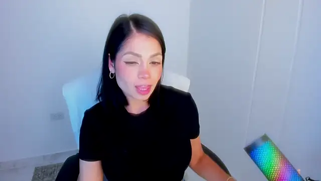 dominique21  online show from April 14, 3:45 am