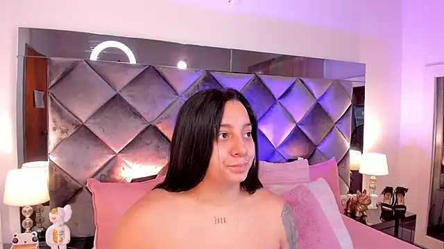 sofhiaa adaams online show from February 26, 6:32 pm