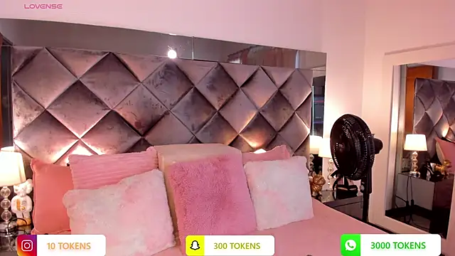 sofhiaa adaams online show from March 8, 5:43 pm