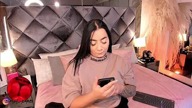 sofhiaa adaams online show from September 15, 10:32 pm