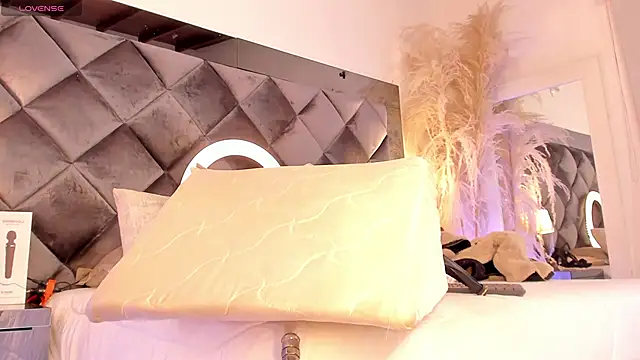 sofhiaa adaams online show from October 30, 11:16 pm