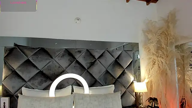 sofhiaa adaams online show from November 11, 9:15 pm