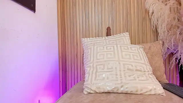 sofhiaa adaams online show from February 9, 11:09 pm