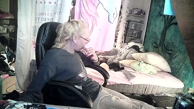 Ombeline1 online show from February 25, 2:11 pm