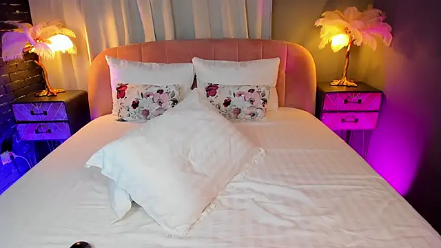 AmedeeaBanks online show from November 17, 8:58 pm