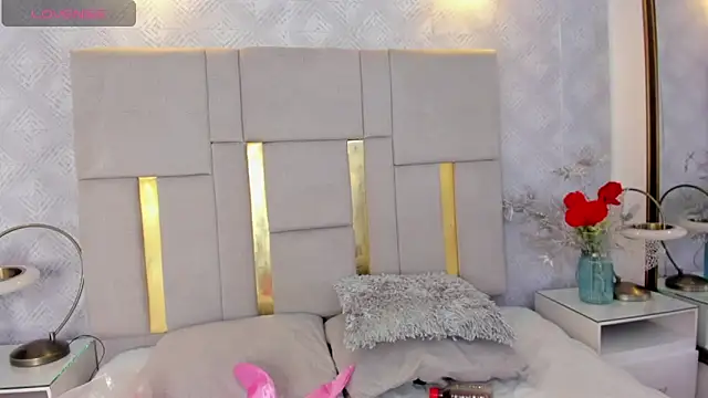 Camilaa Sanchez  online show from October 28, 11:03 am