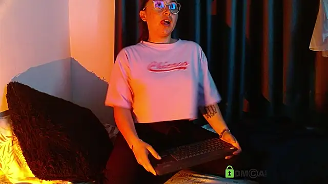 Hot Candy  online show from September 18, 2:13 am