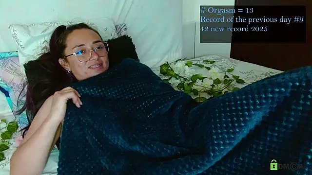 Hot Candy  online show from January 8, 8:49 am