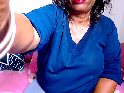 Freakyassnwildx online show from February 18, 8:14 pm