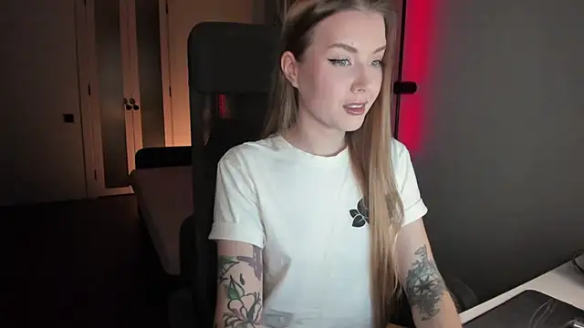 Snapshot of Midnight_Mi chatting on September 24, 3:15 pm Midnight Mi online show from September 24, 3:15 pm