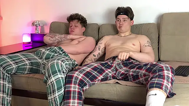 Snapshot of twoguyspleasure chatting on March 3, 6:12 pm twoguyspleasure online show from March 3, 6:12 pm