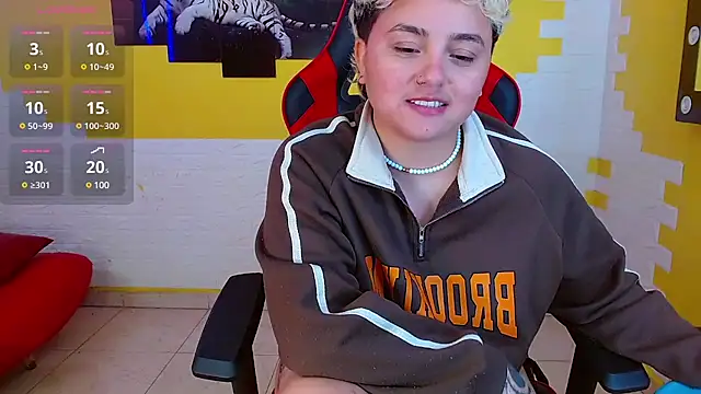 isabeautyx19 online show from March 13, 4:38 am