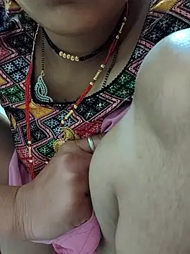 Snapshot of Hi_Radhika chatting on February 11, 12:28 am Hi Radhika online show from February 11, 12:28 am