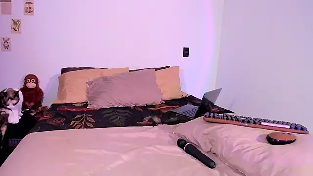 cherrypancakes online show from April 9, 10:42 am