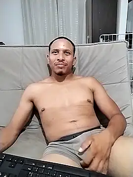 Snapshot of Piroca_doce18 chatting on December 27, 4:04 am Piroca doce18 online show from December 27, 4:04 am