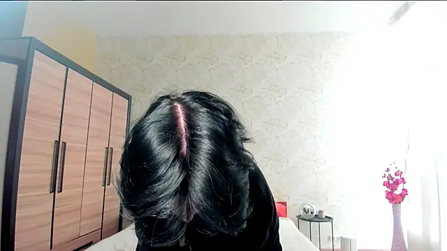 JulisSweet online show from February 10, 7:36 am