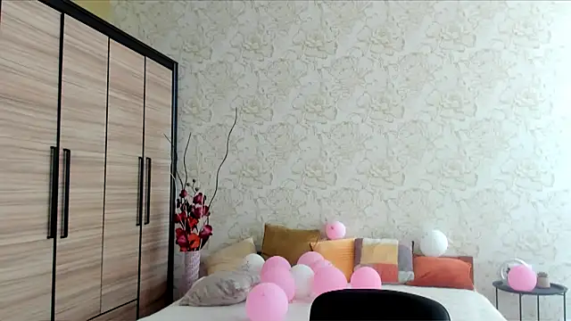 JulisSweet online show from March 6, 11:14 am