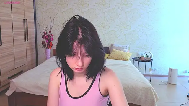 JulisSweet online show from September 15, 6:46 am