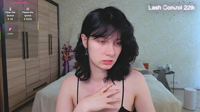 JulisSweet online show from April 13, 6:30 am