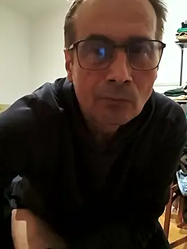 Snapshot of gendos777 chatting on January 12, 1:55 am gendos777 online show from January 12, 1:55 am