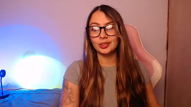 lalawhitte online show from October 29, 9:49 pm